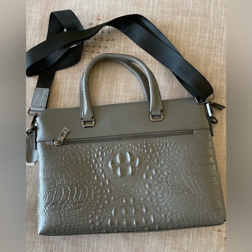 Genuine leather gray faux crocodile handbag/Crossbody bag brand new with…